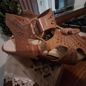 Avenue Tan Wedge Sandals with Intricate Design